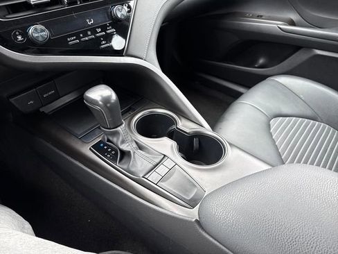Used 2023 Toyota Camry SE image 23