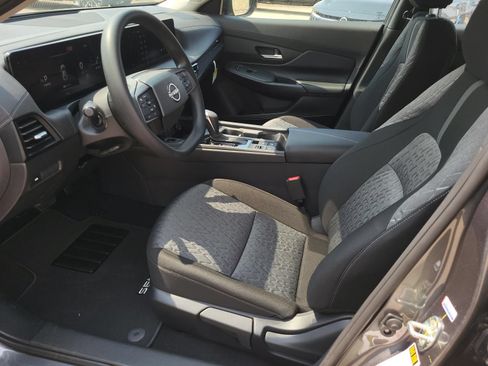 New 2027 Nissan Sentra SV w/ Floor Mat Package FWD image 16