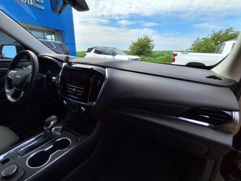 Used 2021 Chevrolet Traverse LS AWD/4WD image 14