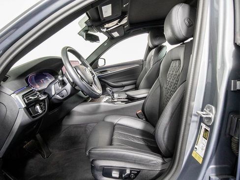 Used 2023 BMW 540i w/ Convenience Package image 9