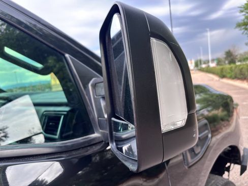 Used 2018 Nissan Titan SV w/ SV Convenience Package AWD/4WD image 28
