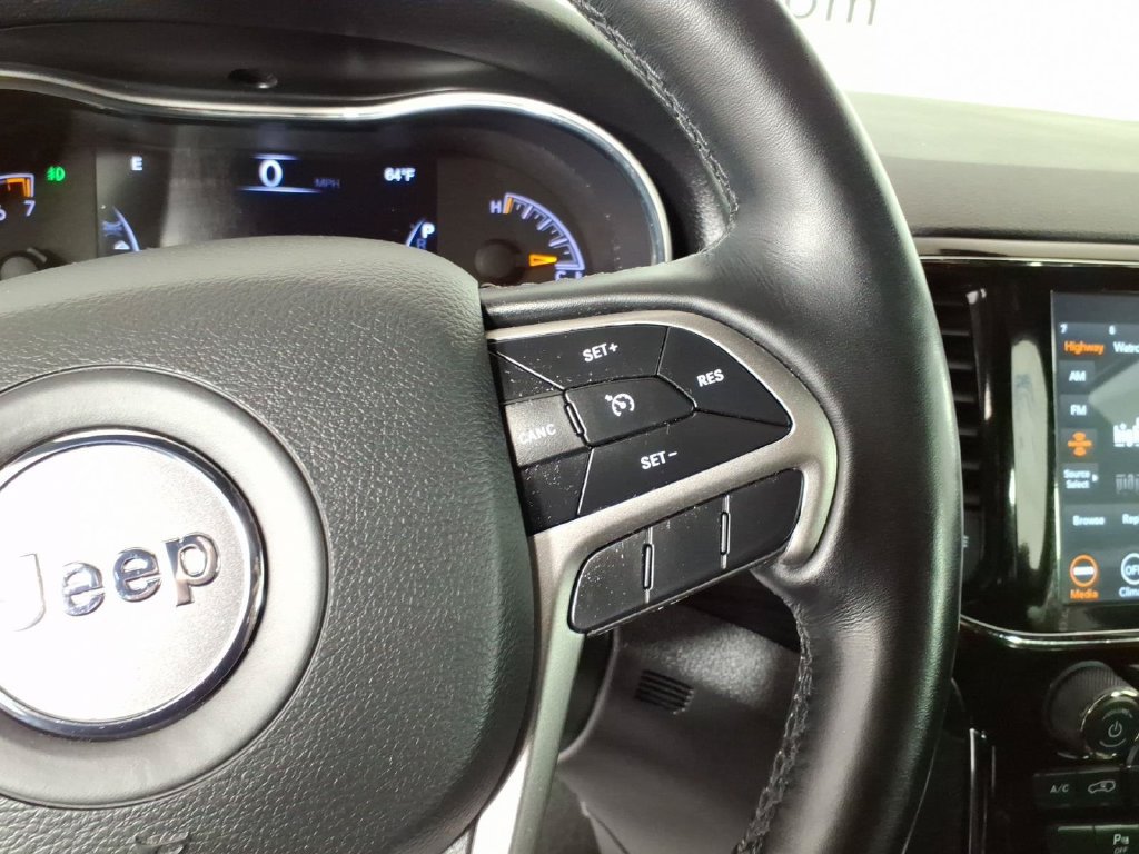 Used 2022 Jeep Grand Cherokee Laredo X AWD/4WD image 17