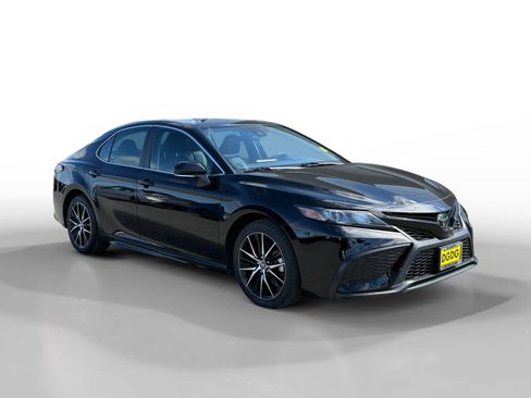Used 2024 Toyota Camry SE FWD image 7