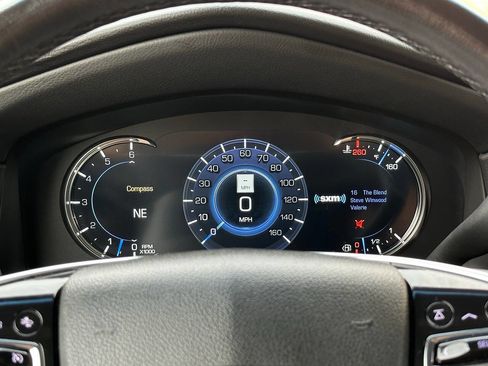Used 2018 Cadillac Escalade ESV Premium Luxury AWD/4WD image 14