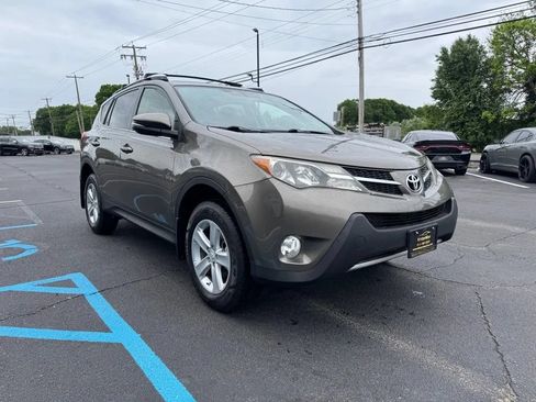 Used 2014 Toyota RAV4 XLE AWD/4WD image 4