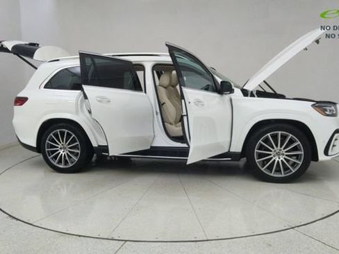 Used 2025 Mercedes-Benz GLS 450 4MATIC w/ AMG Line Exterior image 76