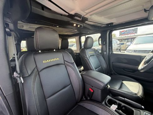 Used 2024 Jeep Wrangler Unlimited Sahara w/ Technology Group AWD/4WD image 24
