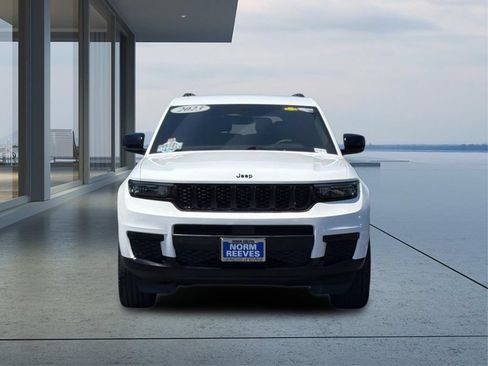 Used 2023 Jeep Grand Cherokee L Laredo RWD image 9