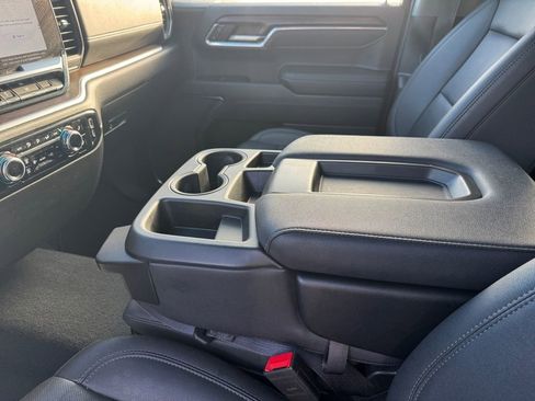 Used 2024 GMC Sierra 1500 SLT image 29