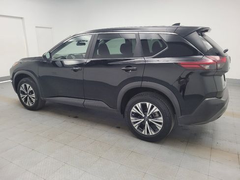 Used 2023 Nissan Rogue SV image 3