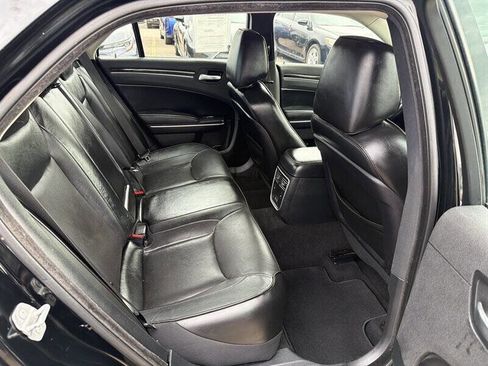 Used 2020 Chrysler 300 Limited RWD image 18