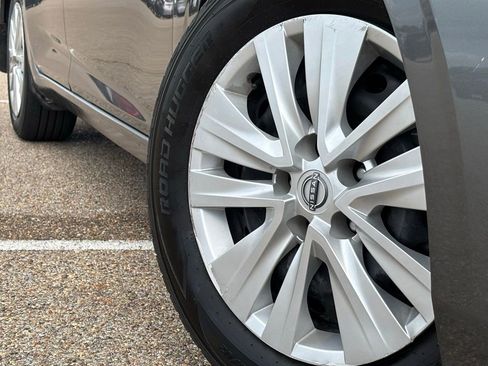 Used 2024 Nissan Sentra S FWD image 2