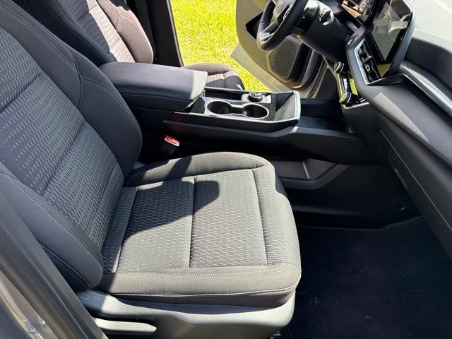 Used 2026 Chevrolet Equinox LT FWD image 26