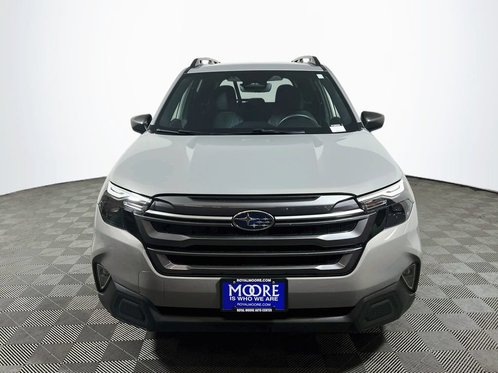 Used 2025 Subaru Forester Premium AWD/4WD image 2