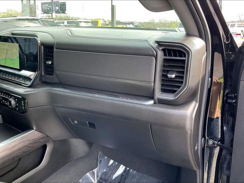 Used 2025 Chevrolet Silverado 2500 LTZ w/ LTZ Plus Package image 29