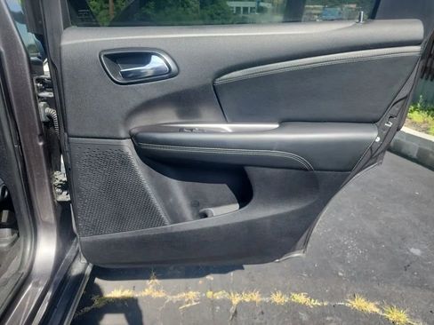 Used 2020 Dodge Journey Crossroad FWD image 16
