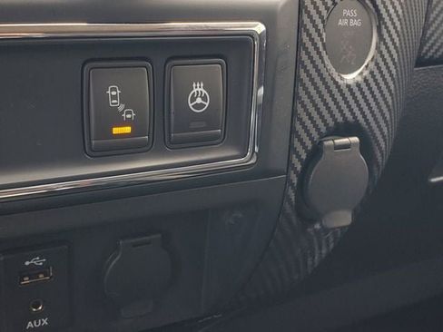 Used 2017 Nissan Titan PRO-4X w/ Pro-4x Convenience Package AWD/4WD image 20