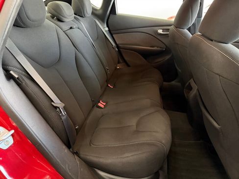 Used 2013 Dodge Dart SXT image 27