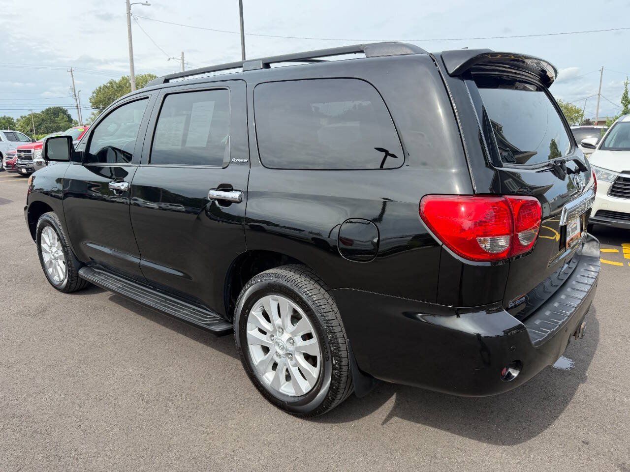 Used 2016 Toyota Sequoia Platinum AWD/4WD image 3