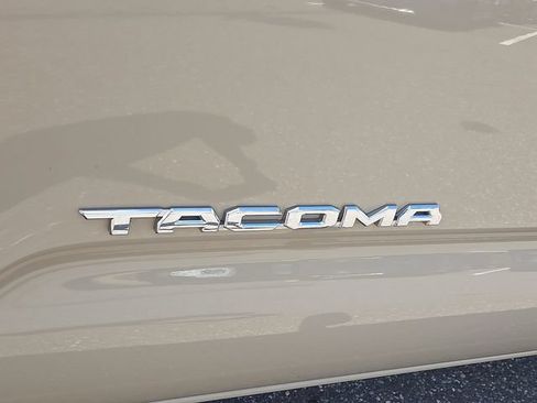 Used 2019 Toyota Tacoma TRD Off-Road AWD/4WD image 32