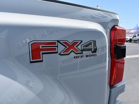 Used 2025 Ford F450 Lariat w/ FX4 Off-Road Package image 9