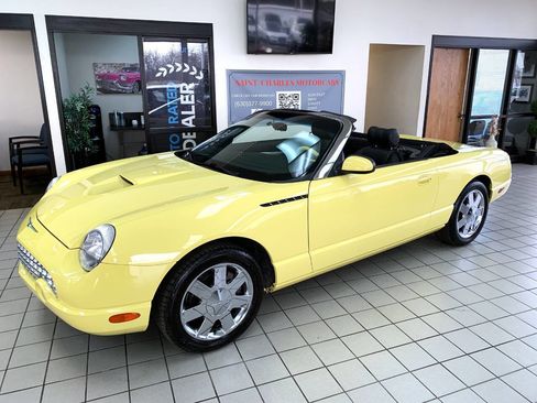 Used 2002 Ford Thunderbird Deluxe image 3