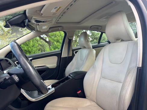 Used 2018 Volvo S60 T5 Inscription FWD image 11