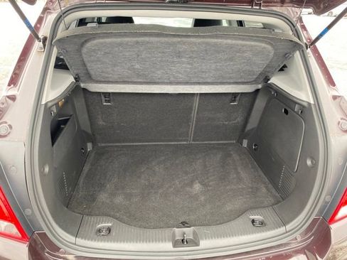 Used 2022 Chevrolet Trax LT w/ LT Convenience Package image 18