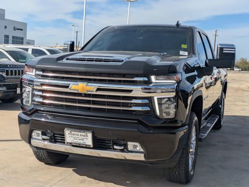 Used 2023 Chevrolet Silverado 2500 High Country w/ Z71 Off-Road Package image 7