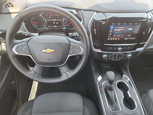 Used 2023 Chevrolet Traverse LT FWD image 11