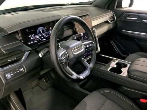 Used 2025 GMC Acadia Elevation AWD/4WD image 14
