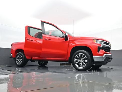 Used 2023 Chevrolet Silverado 1500 LT AWD/4WD image 31