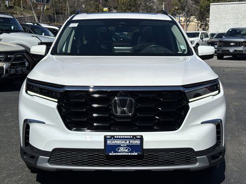 Used 2025 Honda Pilot Elite image 2