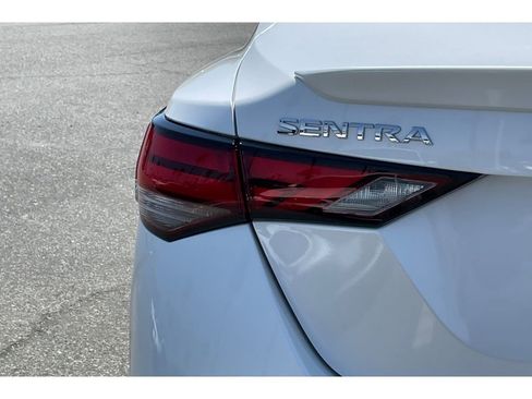 Used 2022 Nissan Sentra SR FWD image 40