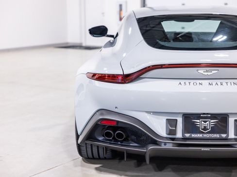 Used 2023 Aston Martin V8 Vantage Coupe RWD image 14