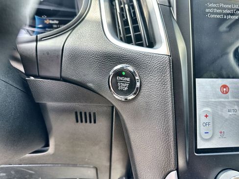 Used 2024 Ford Edge Titanium image 16