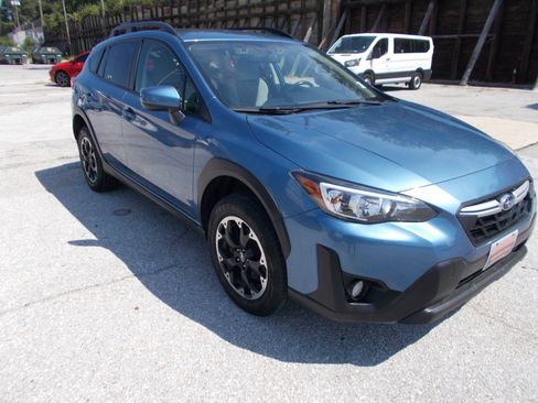 Used 2022 Subaru Crosstrek 2.0i Premium AWD/4WD image 3