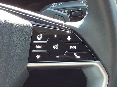 Used 2025 Audi Q5 Premium w/ Convenience Package image 17