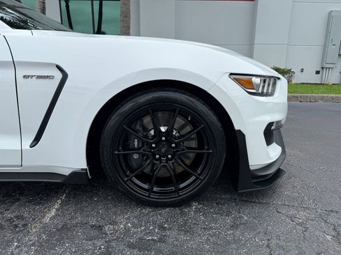 Used 2019 Ford Mustang Shelby GT350 w/ Technology Package image 3