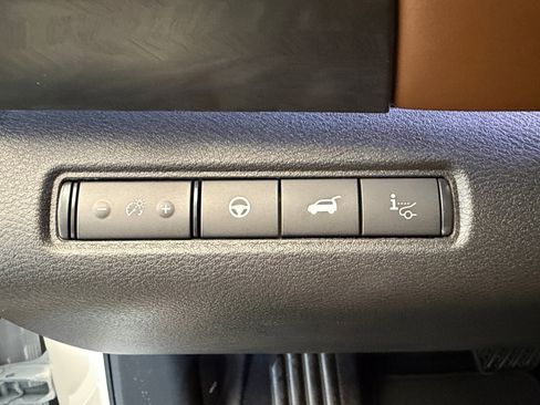 New 2026 Nissan Pathfinder Platinum image 29