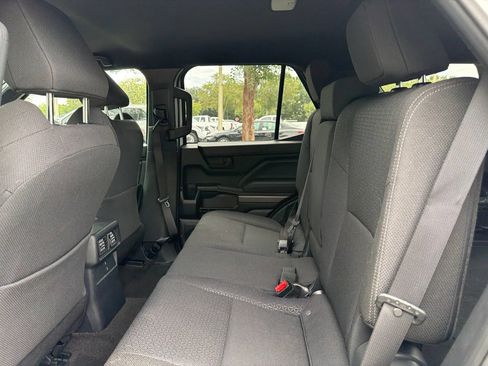 Used 2025 Toyota 4Runner SR5 AWD/4WD image 7