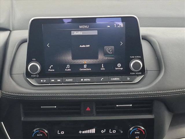 Used 2025 Nissan Rogue SV FWD image 16