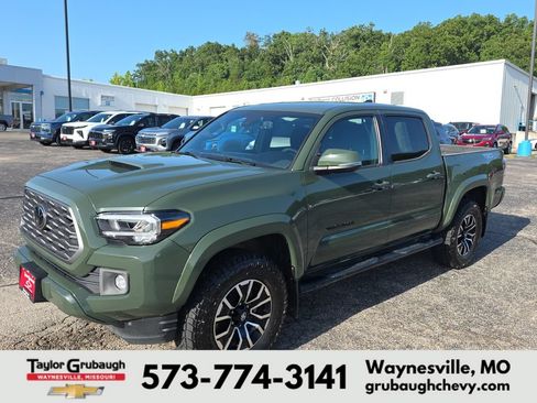 Used 2021 Toyota Tacoma TRD Sport w/ Technology Package AWD/4WD image 4