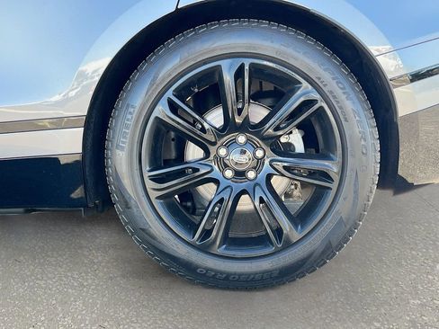Used 2022 Land Rover Range Rover Velar R-Dynamic S image 30