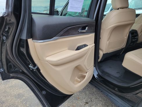 Used 2025 Jeep Grand Cherokee Limited AWD/4WD image 16
