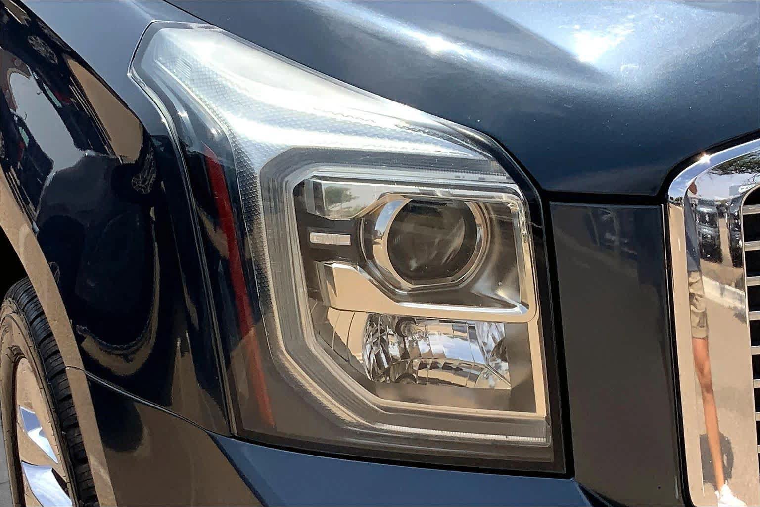 Used 2019 GMC Yukon Denali w/ Denali Ultimate Package AWD/4WD image 28