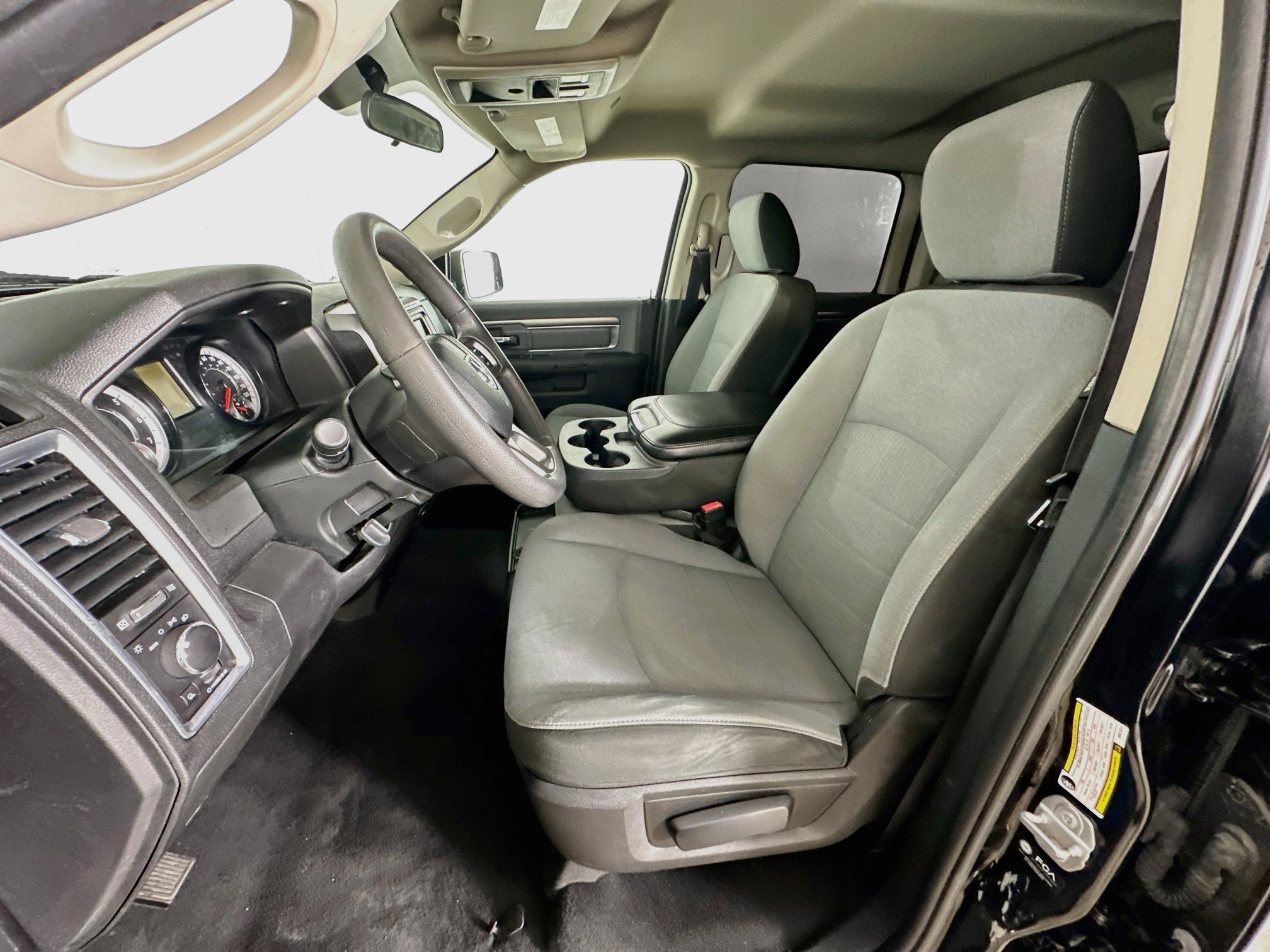 Used 2021 RAM 1500 Classic SLT AWD/4WD image 13
