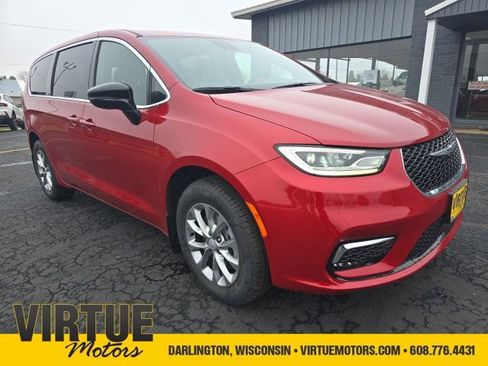 New 2026 Chrysler Pacifica Select image 1