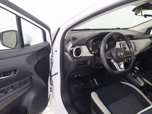 Used 2020 Nissan Versa SV image 38