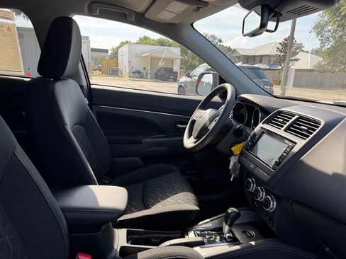 Used 2025 Mitsubishi Outlander Sport SE image 30